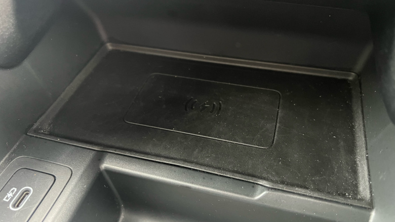 Land Rover Range Rover Velar 2.0 D200 MHEV Dynamic SE 5dr Auto Diesel Estate